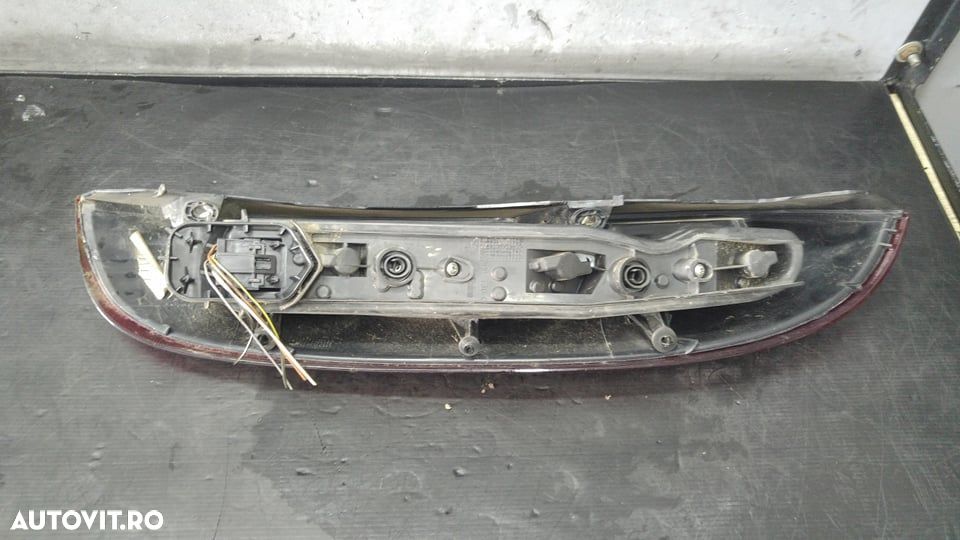 Stop tripla lampa stanga opel corsa c gm09114336 89302171 - 2