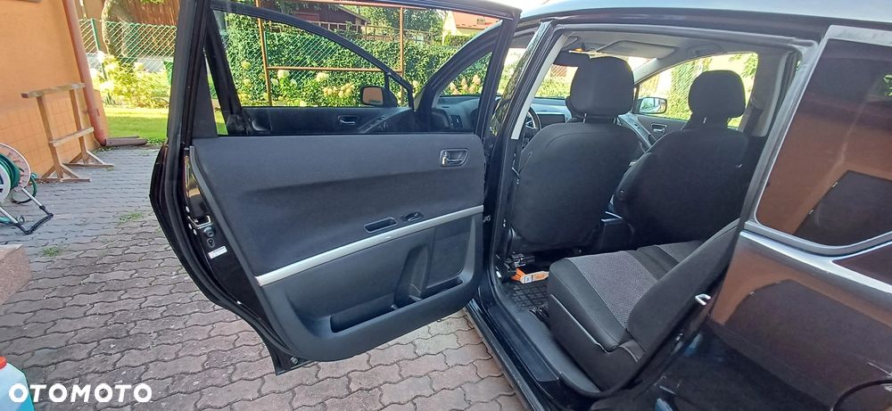Toyota Corolla Verso - 10
