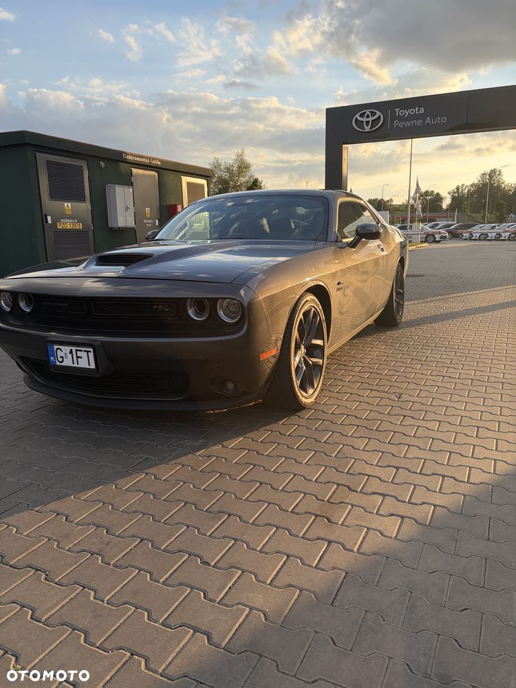Dodge Challenger - 5