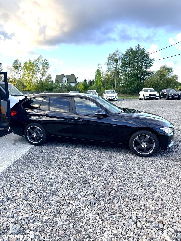 BMW Seria 3 330d xDrive Sport-Aut - 5