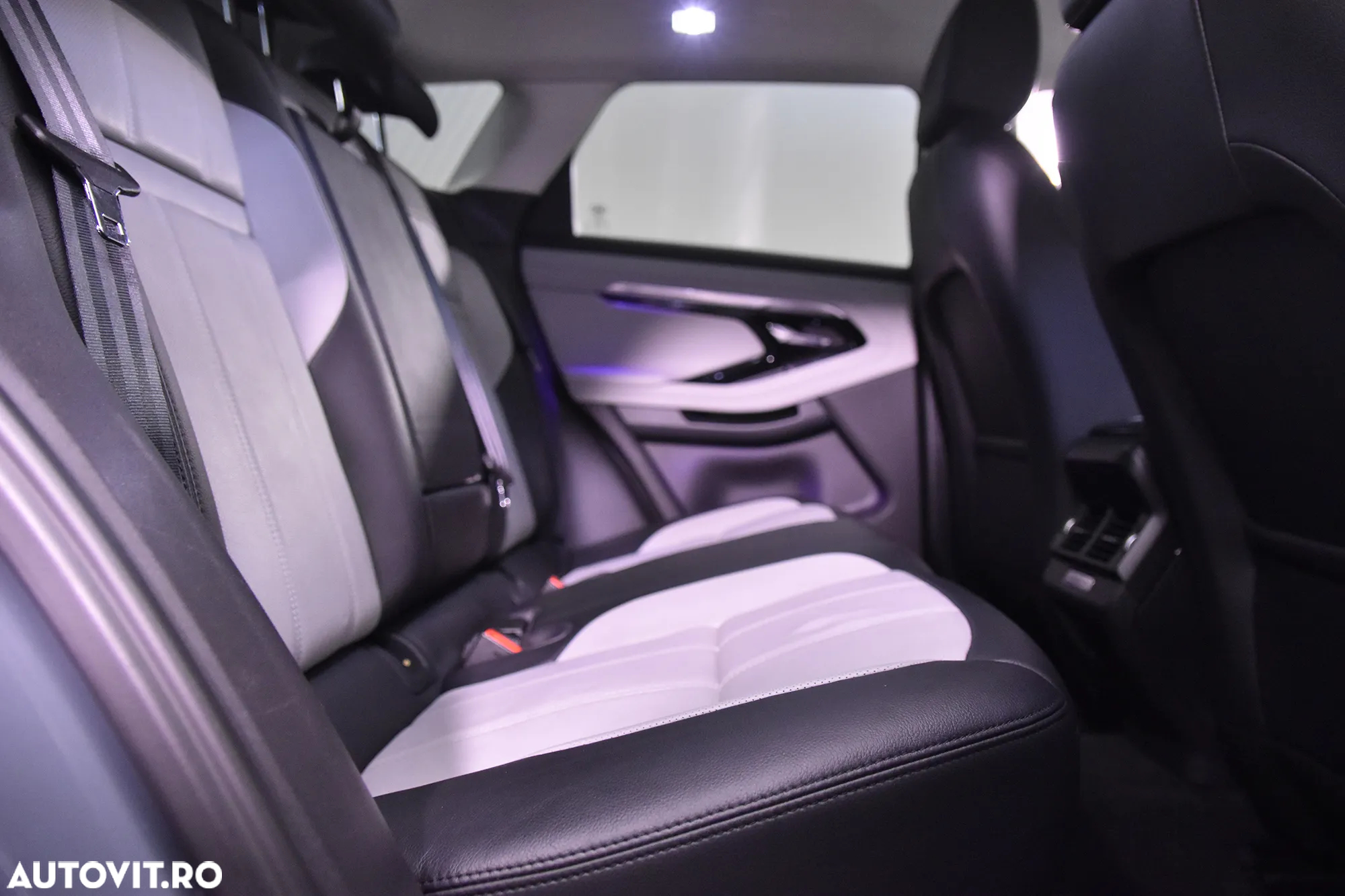Land Rover Range Rover Evoque - 12