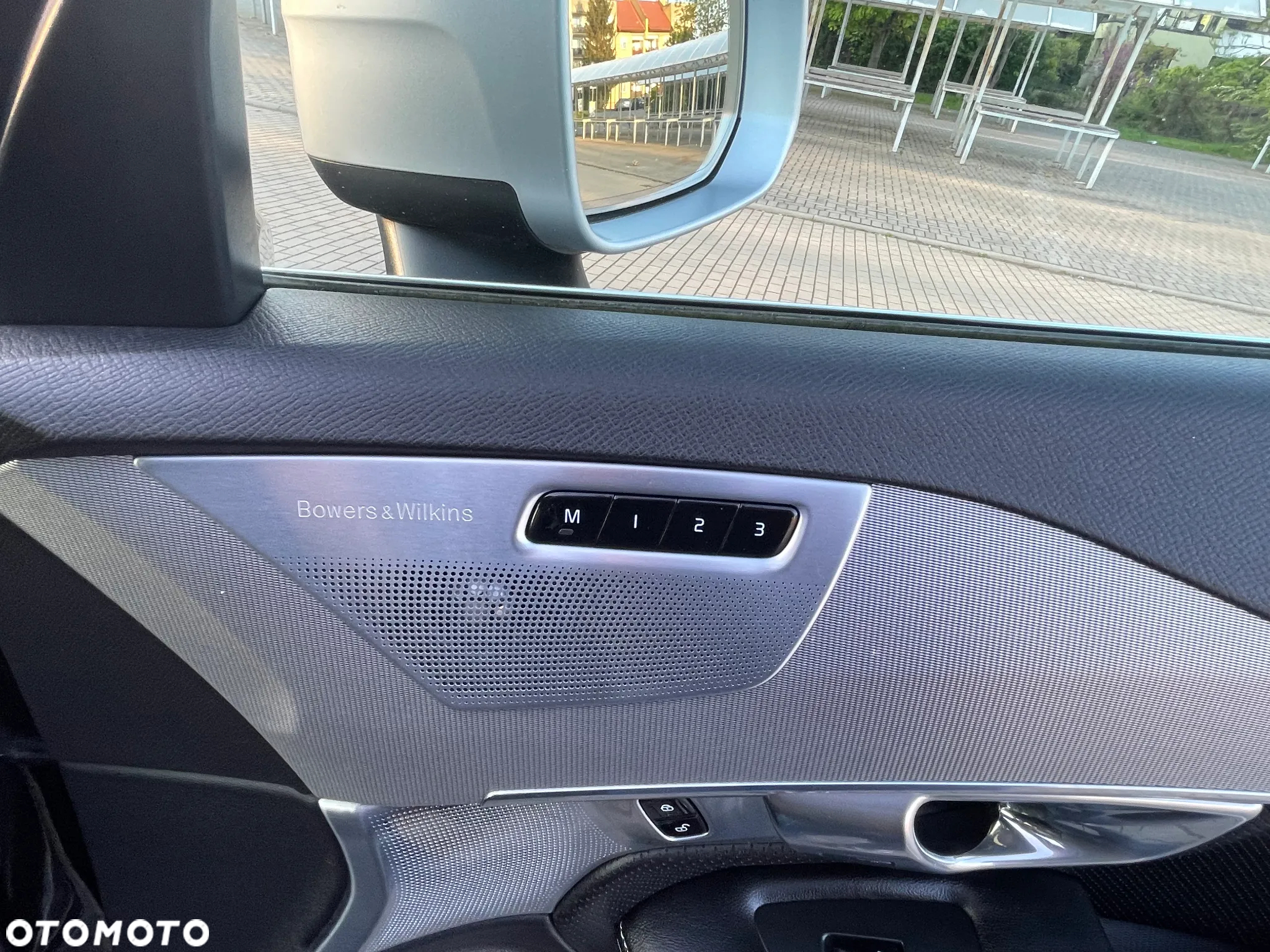 Volvo XC 90 D5 AWD R-Design - 32