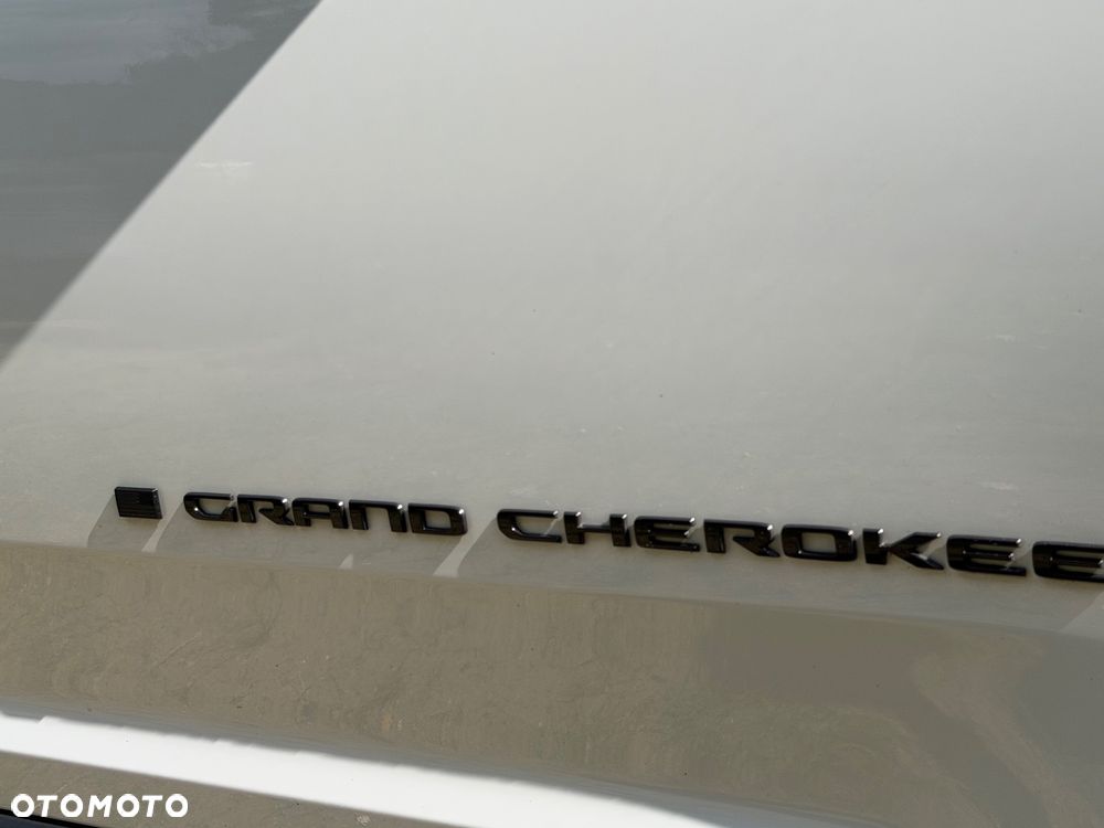 Jeep Grand Cherokee - 20