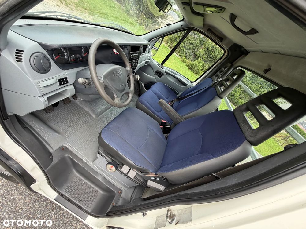 Iveco 50C15 * 3.0 / 150KM * Rama / Skrzyniowe * Koła bliźniacze * Rozstaw osi: 3.75m * - 27