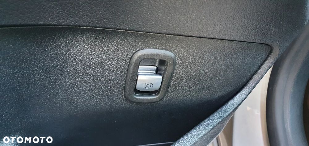 Mercedes-Benz Klasa C 200 mHEV 4-Matic AMG - 13