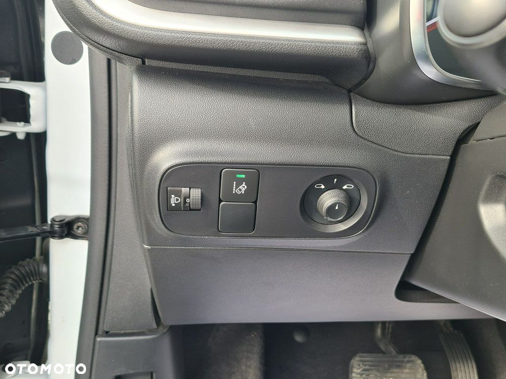 Citroën C3 1.2 PureTech Shine EAT6 - 21