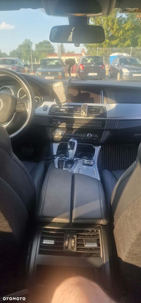 BMW Seria 5 520d xDrive - 7