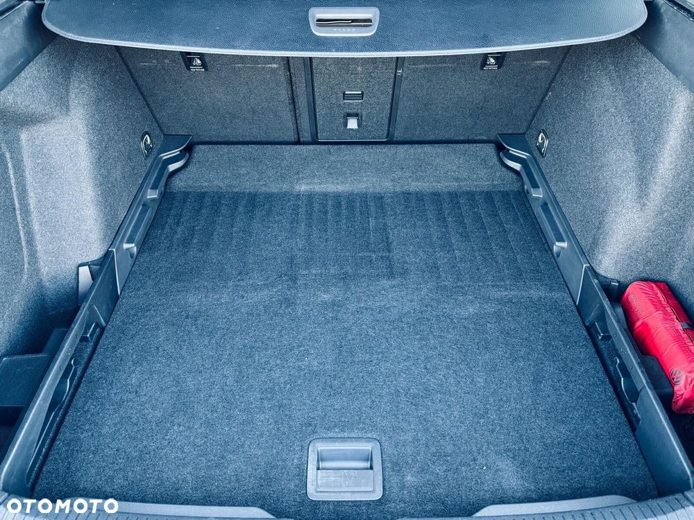 Volkswagen Golf VIII 2.0 TDI Style DSG - 10