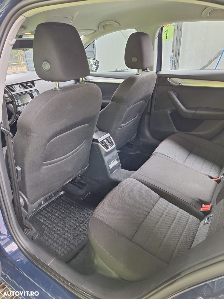 Skoda Octavia 2.0 TDI STYLE DSG - 7