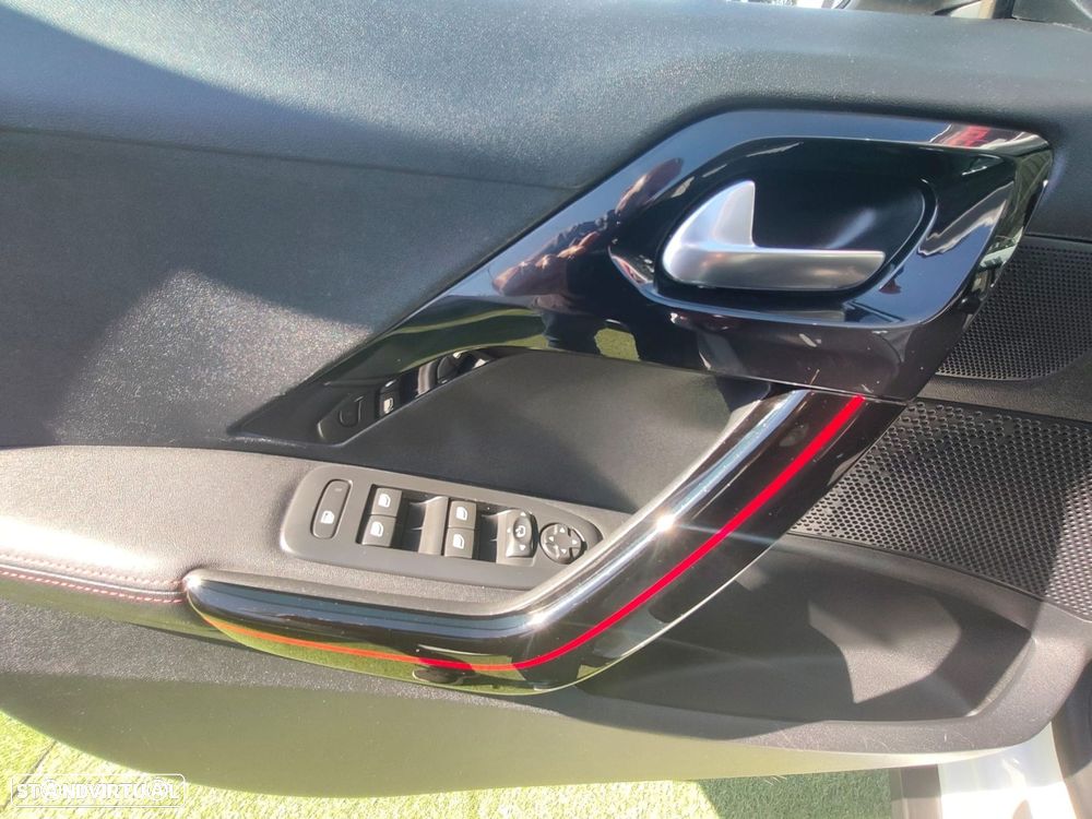 Peugeot 2008 1.2 PureTech GT Line - 13