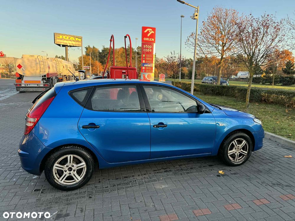 Hyundai i30 1.6 CRDi Classic + - 10