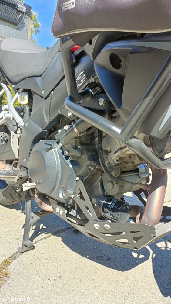 Suzuki V-STROM - 10