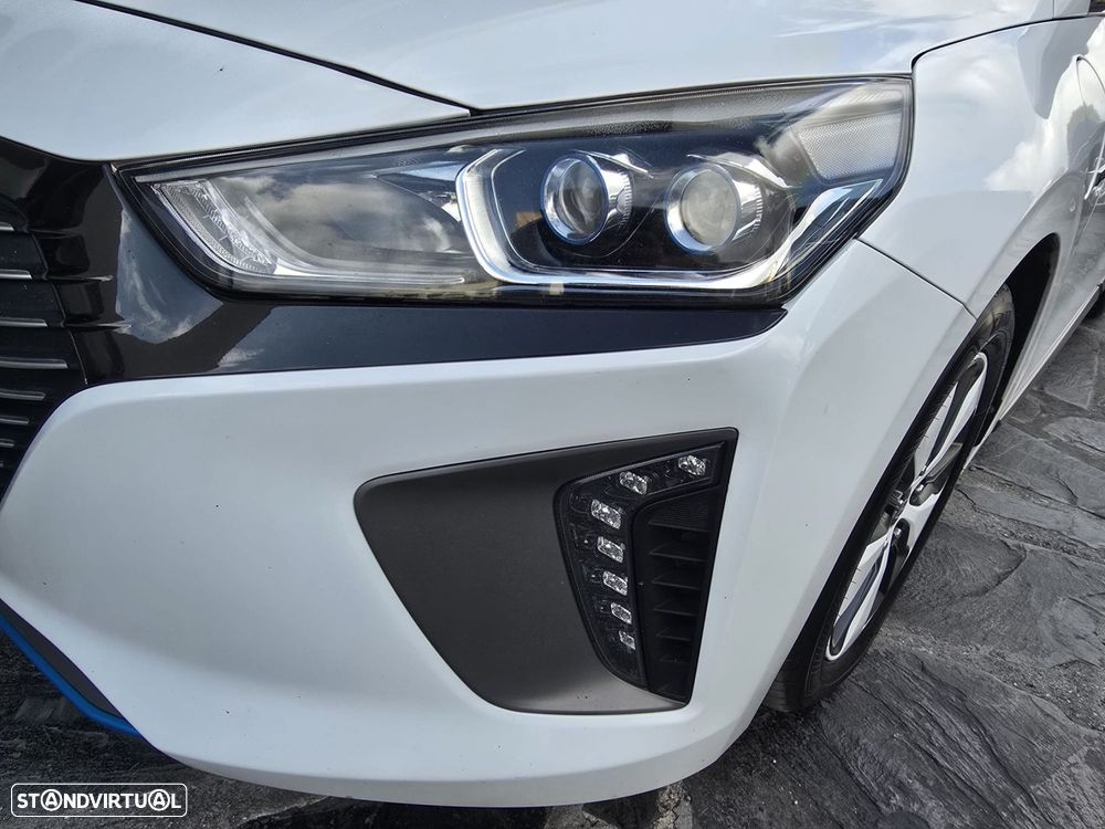 Hyundai Ioniq - 10