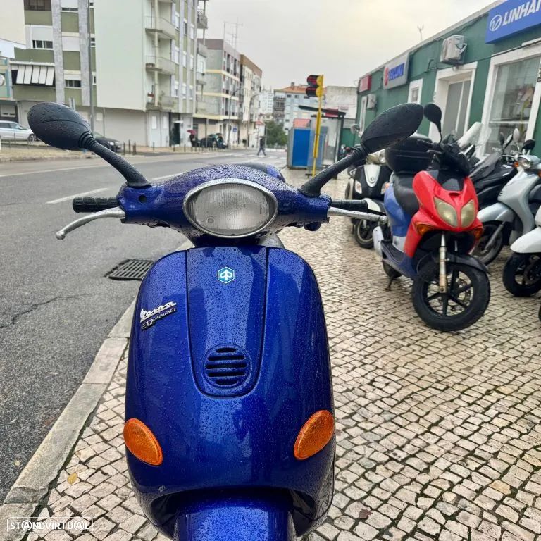 Piaggio Vespa 50 ETZ - 10