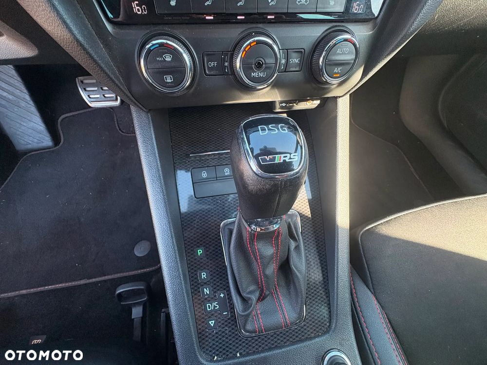 Skoda Octavia 2.0 TDI DSG RS - 13