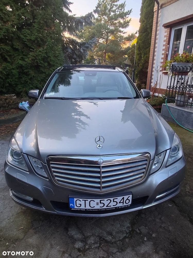 Mercedes-Benz E-Class 2010 photo 4