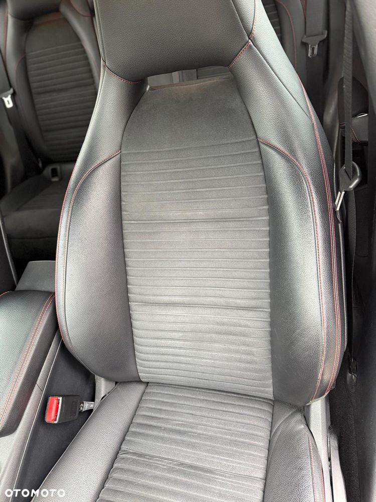 Mercedes-Benz Klasa A 250 4Matic 7G-DCT AMG Line - 30