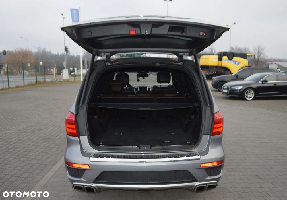 Mercedes-Benz GL 63 AMG - 10