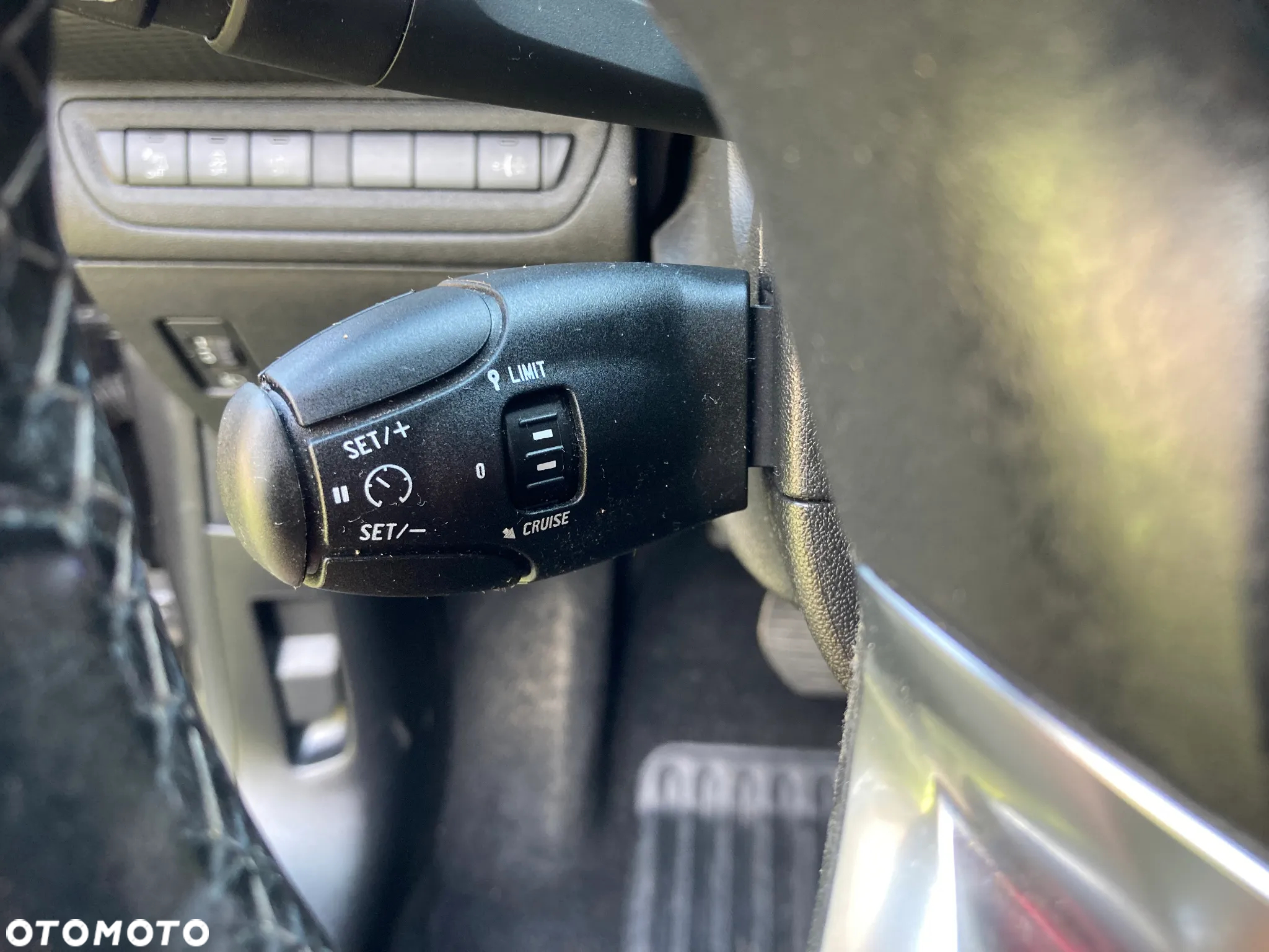 Peugeot 2008 1.2 Pure Tech Allure S&S EAT6 - 30