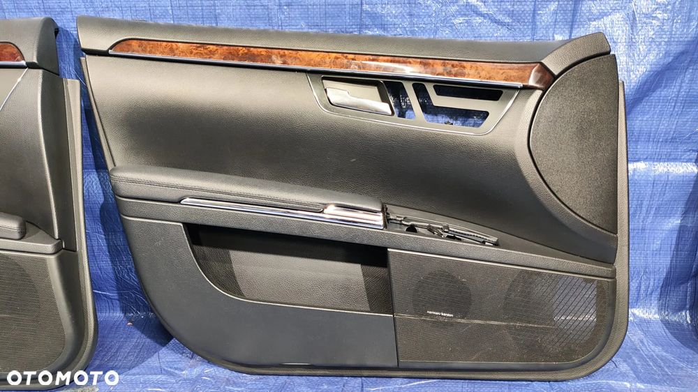 FOTELE KANAPA TUNEL ŚRODKOWY PODŁOKIETNIK BOCZKI DRZWI LED DEKORY TAPICERKA WNĘTRZE SKÓRA CZARNA GRZANA PAMIĘĆ FULL MASAŻE MERCEDES W221 LIFT KRÓTKI - 23