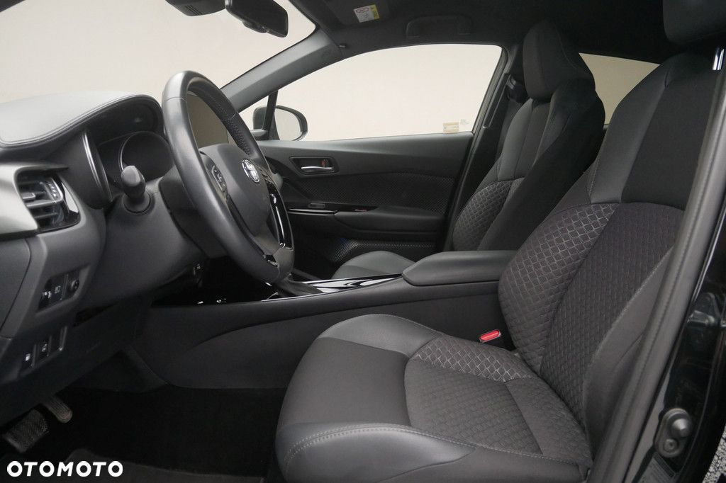 Toyota C-HR - 12