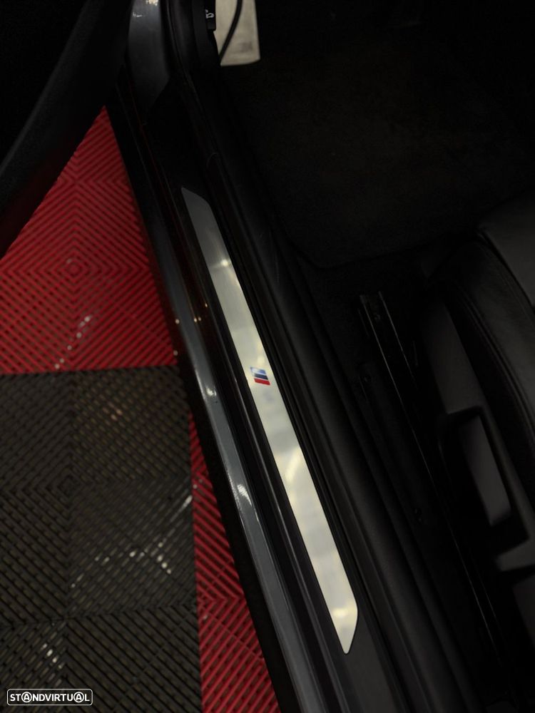 BMW 220 d Cabrio Pack M Auto - 8