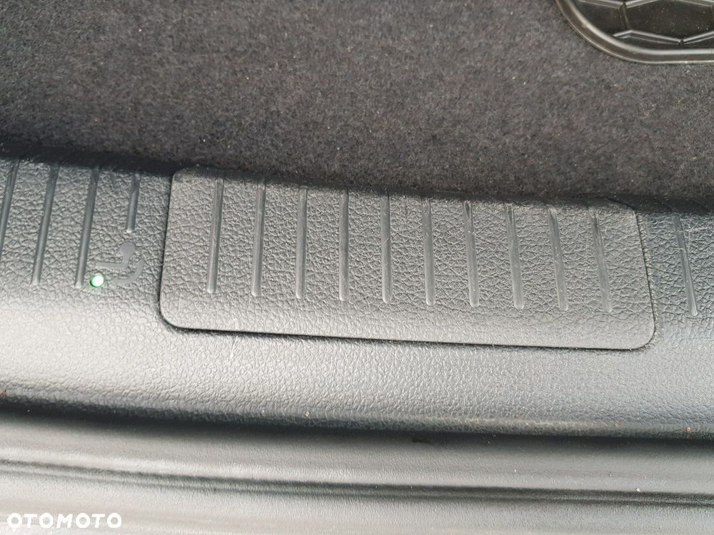 Volkswagen Golf 1.6 TDI BlueMotion Technology Lounge - 15