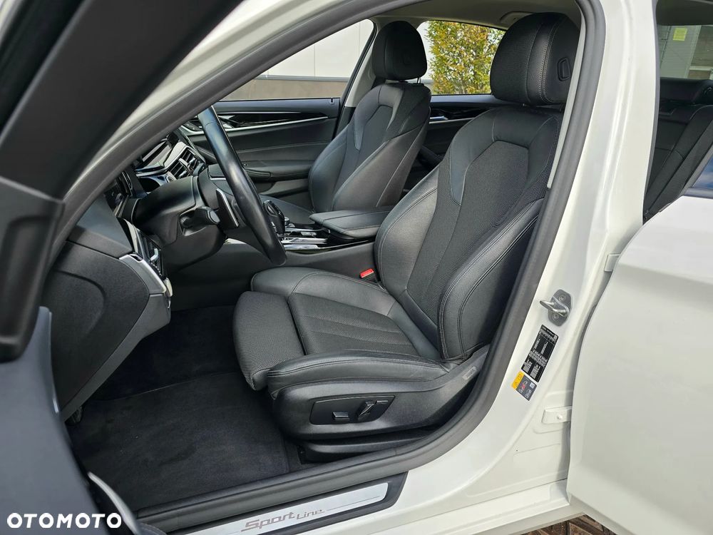 BMW Seria 5 ver-530e-iperformance-luxury-line-sport - 11