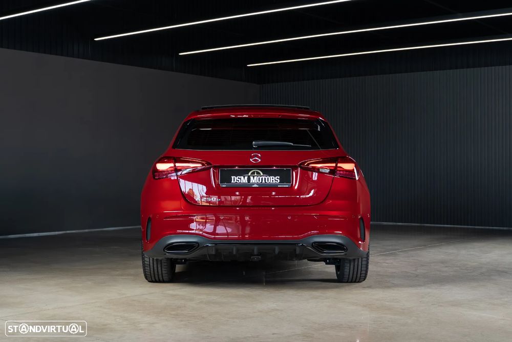 Mercedes-Benz A 250 e AMG Line - 4