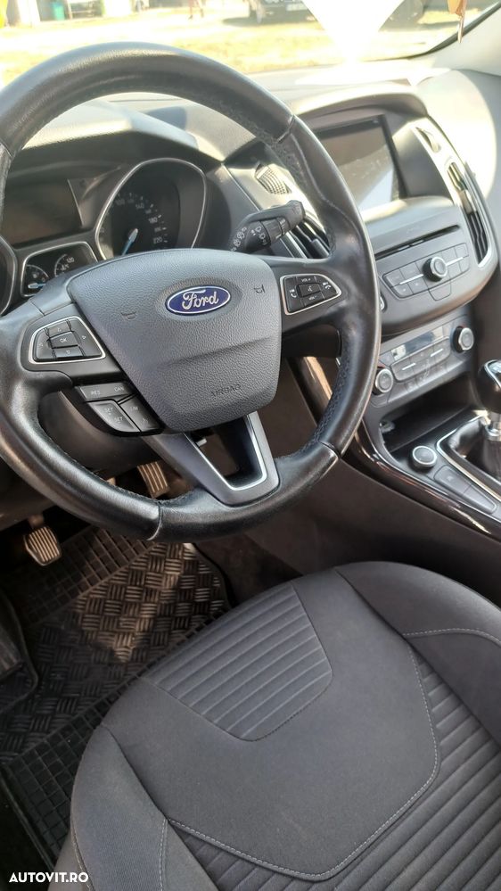 Ford Focus 1.0 EcoBoost Titanium - 21