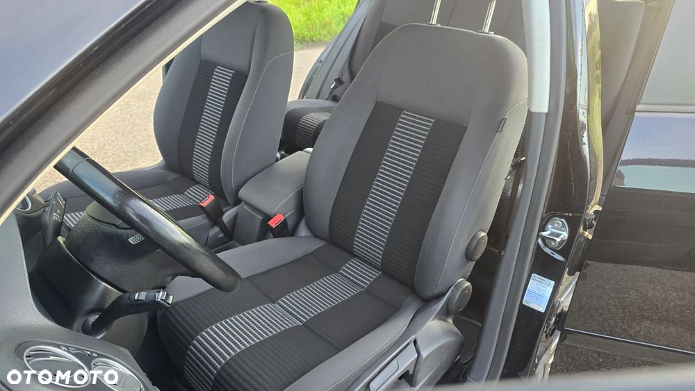 Volkswagen Golf Plus 1.9 TDI DPF Comfortline BlueMotion - 33