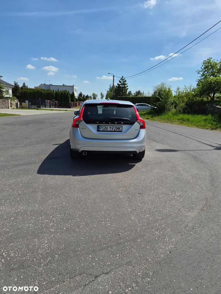 Volvo V60 D2 Drive-E Dynamic Edition (Kinetic) - 4
