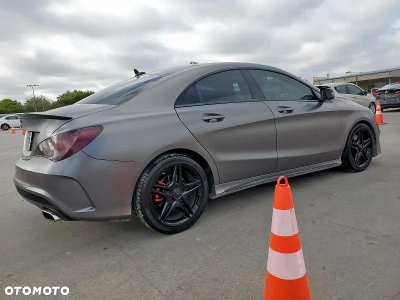 Mercedes-Benz CLA 250 4Matic 7G-DCT AMG Line - 6