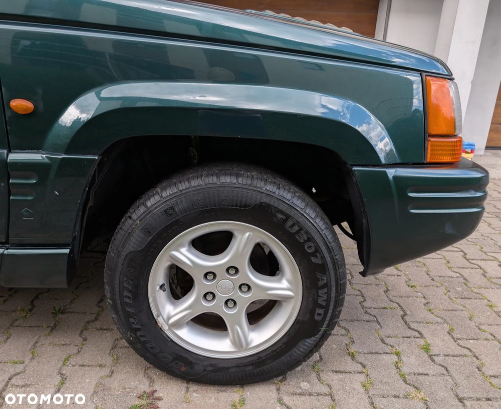 Jeep Grand Cherokee - 16