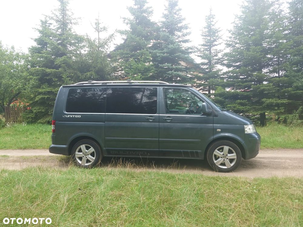 Volkswagen Caravelle - 1