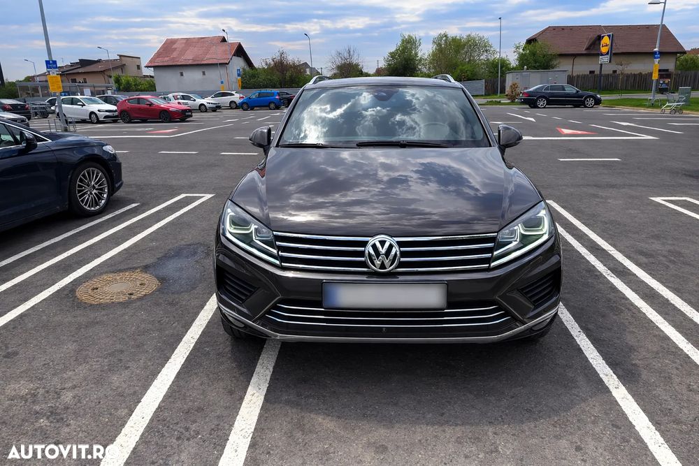 Volkswagen Touareg - 1