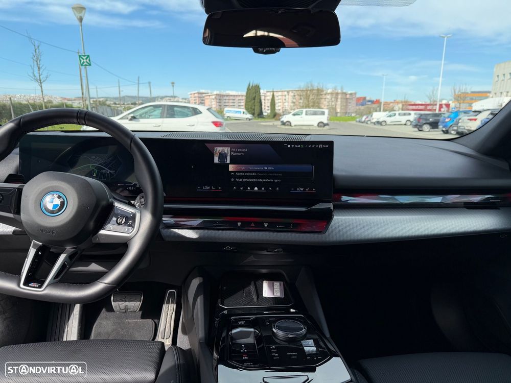 BMW i5 eDrive40 Pack Desportivo M - 15