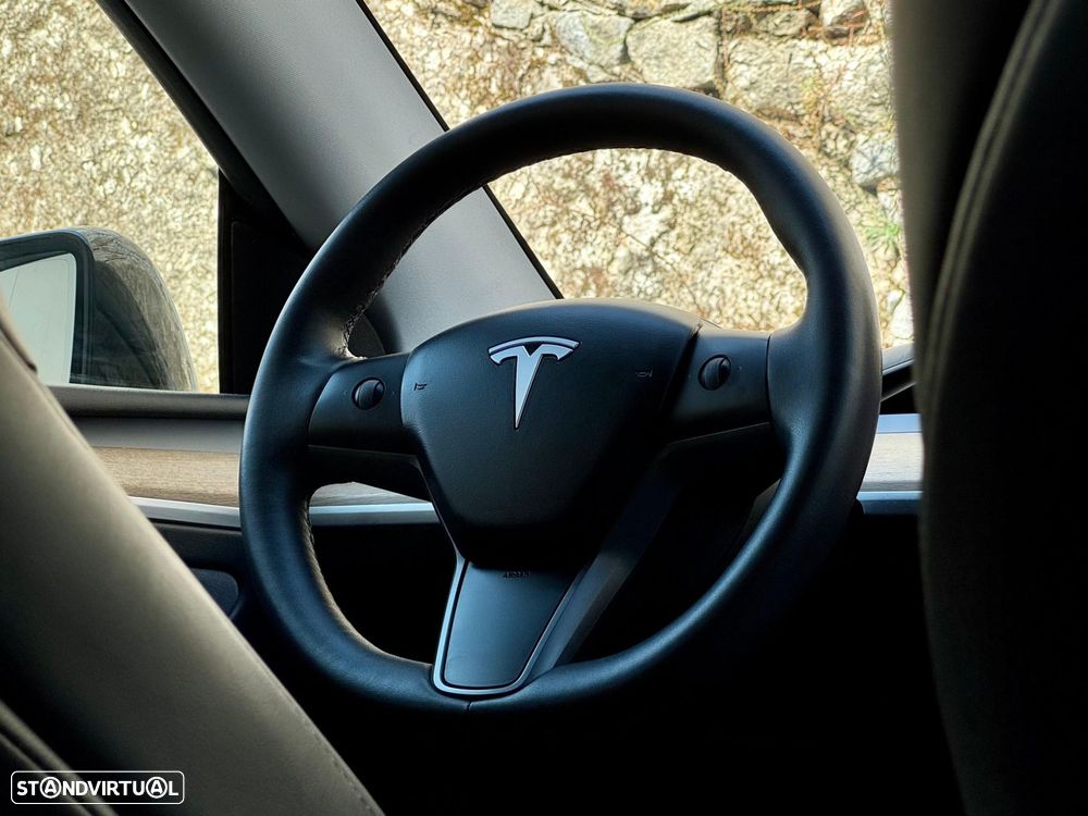 Tesla Model Y Performance Dual Motor AWD - 37