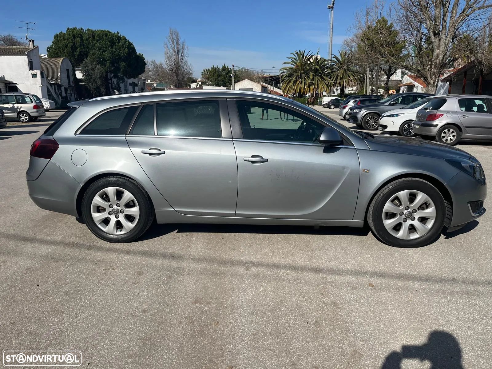 Opel Insignia Sports Tourer - 1