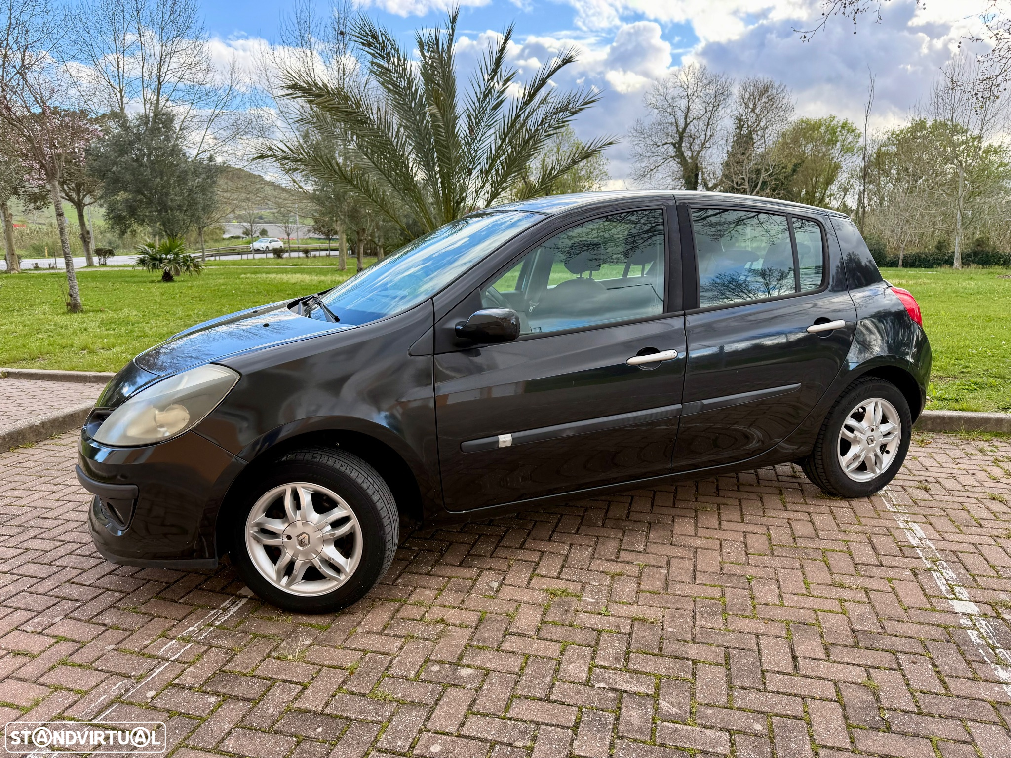 Renault Clio 1.2 Pack Authentique - 2