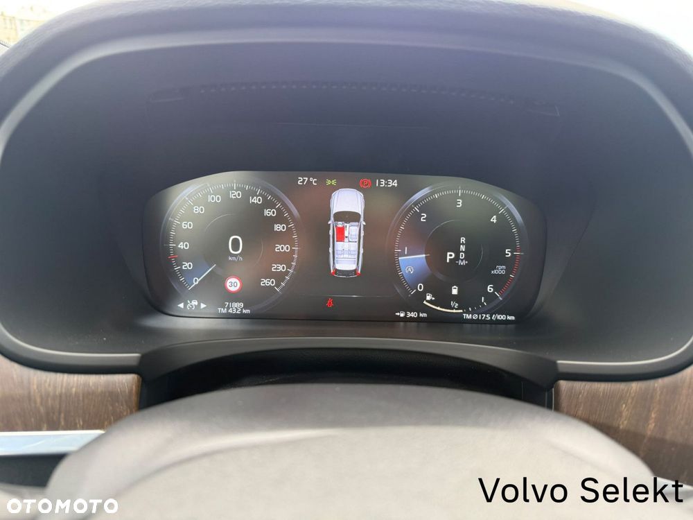 Volvo V90 Cross Country - 41