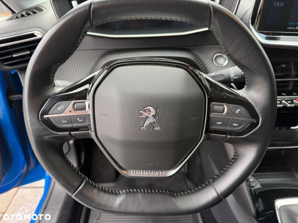Peugeot 208 - 29