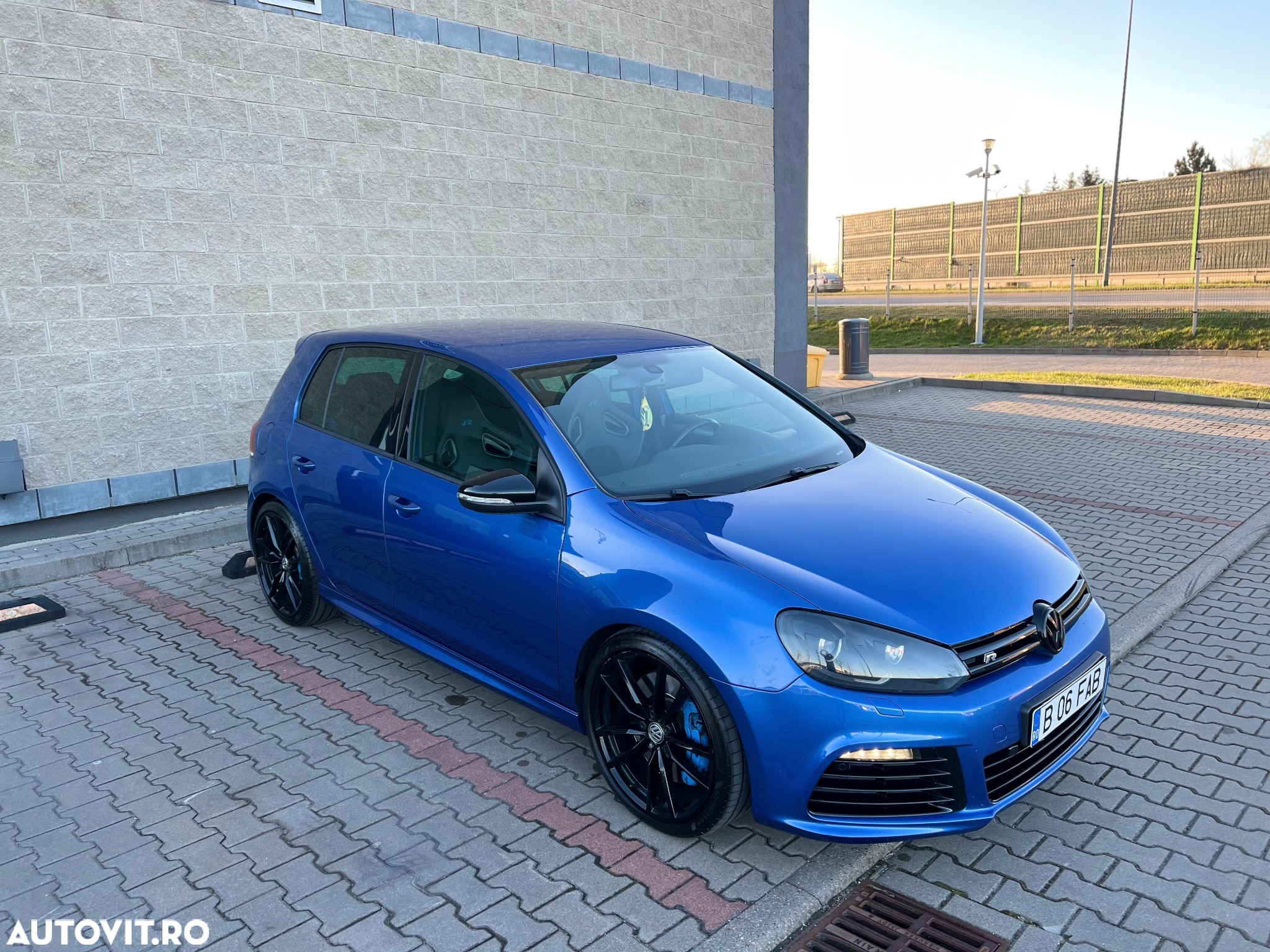 Volkswagen Golf R 2.0 TSI Motion DSG - 2