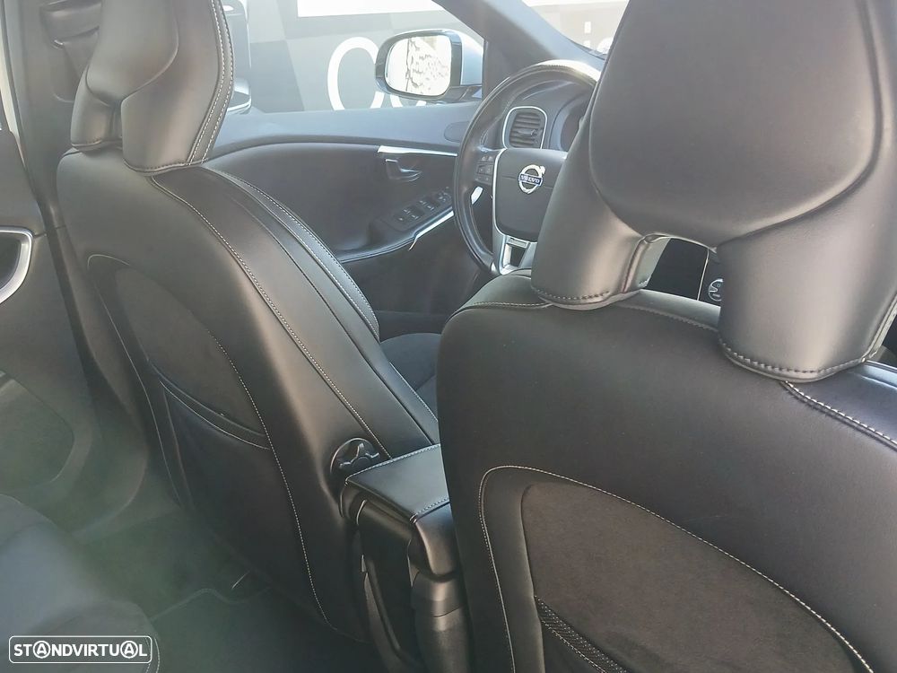Volvo V40 1.6 D2 R-Design - 28
