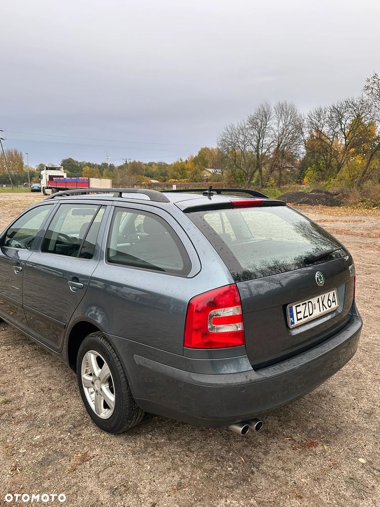Skoda Octavia 2.0 FSI Ambiente - 8