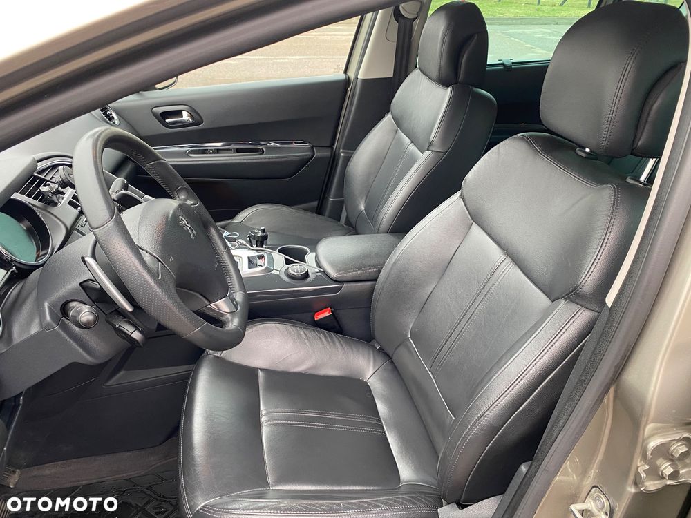 Peugeot 3008 2.0 HDi HYbrid4 - 19