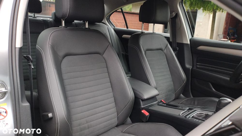 Volkswagen Passat 2.0 TDI EVO Elegance DSG - 17