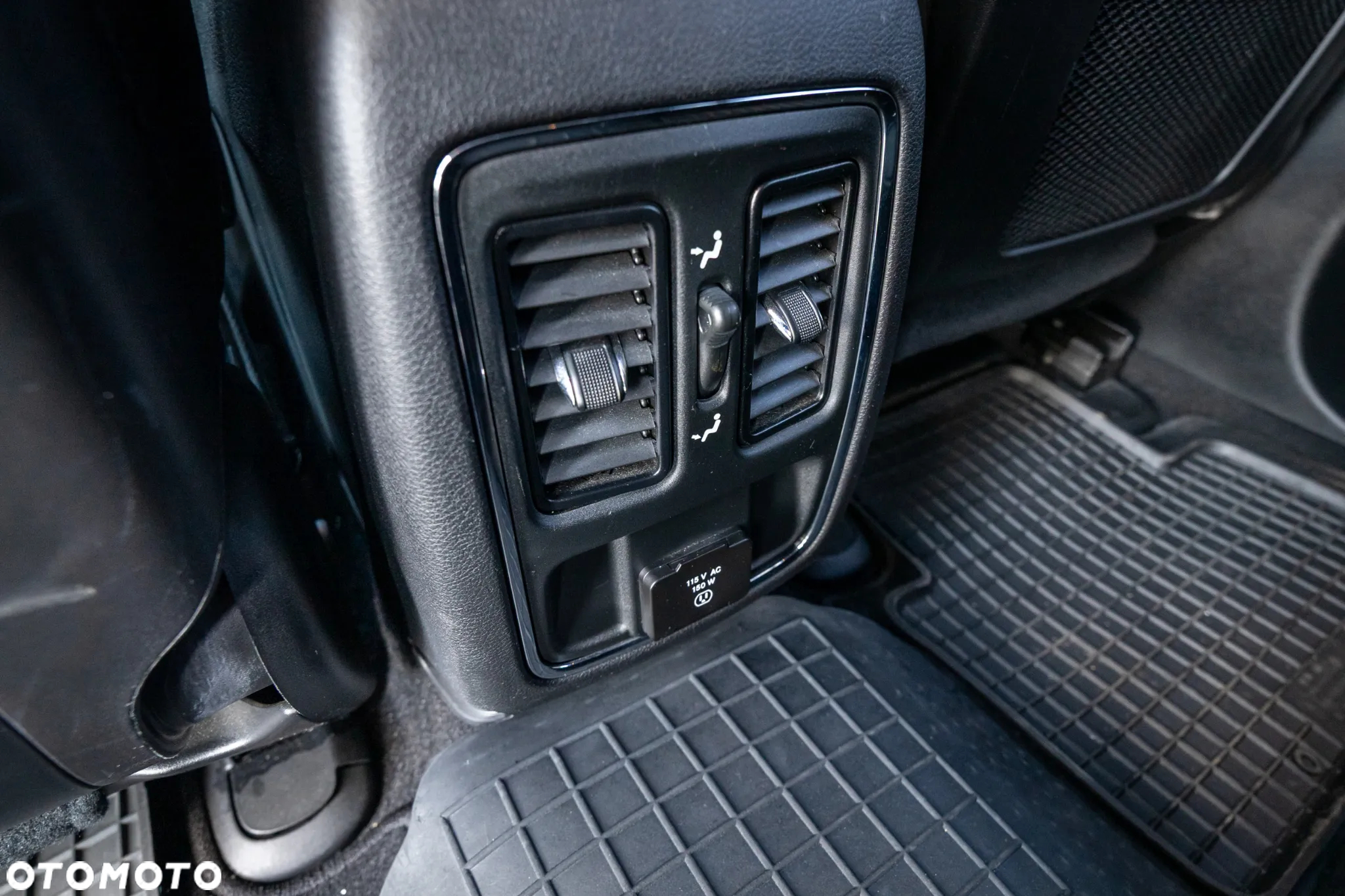 Jeep Grand Cherokee - 26