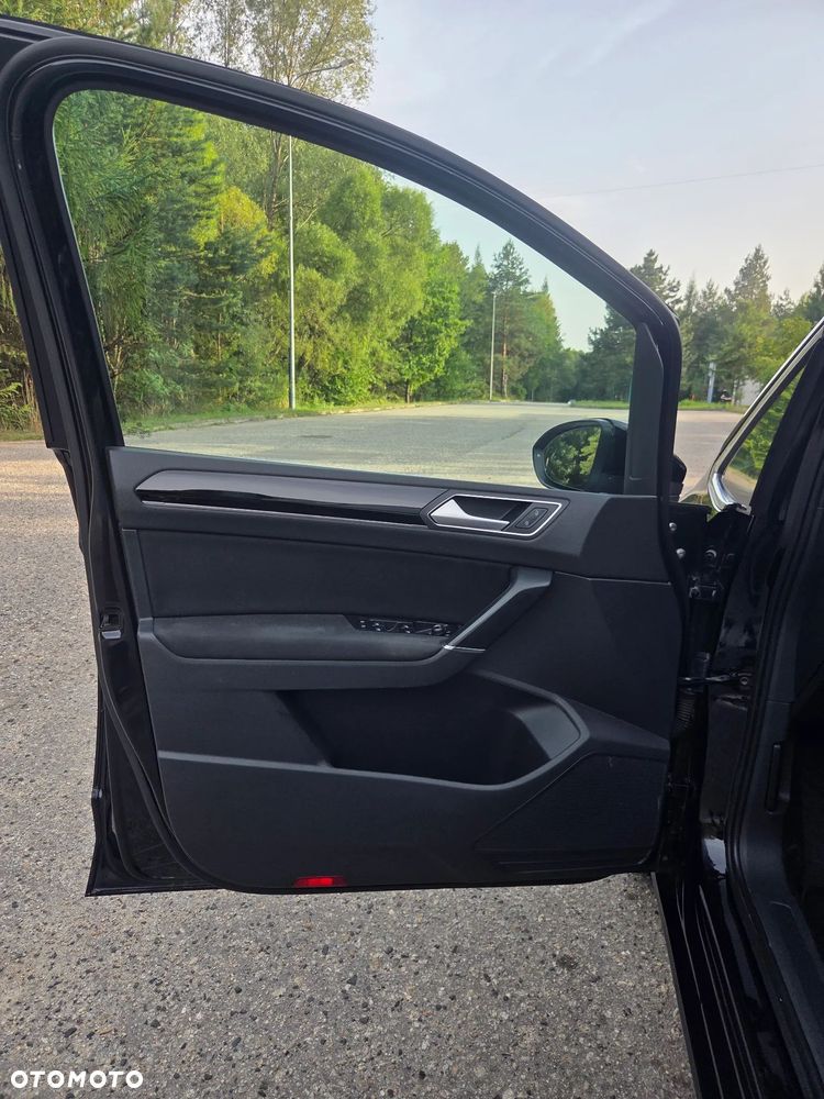 Volkswagen Touran 2.0 TDI BMT Highline - 22