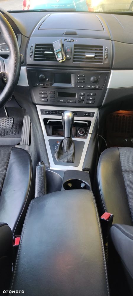 BMW X3 2.5si - 24